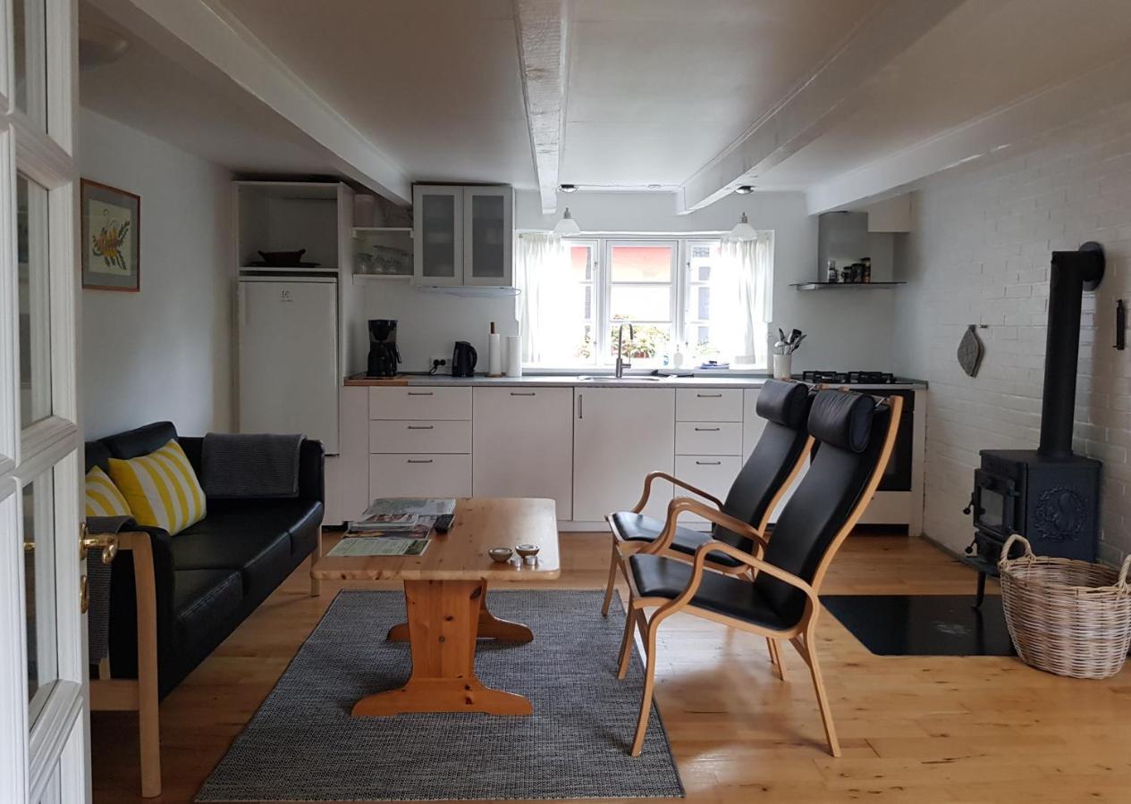 Pyttegården Apartments Gudhjem Exteriör bild
